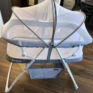 Besrey baby bassinet